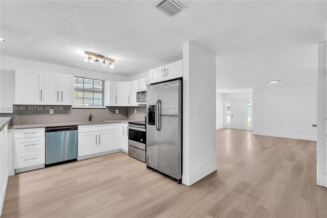 Building Photo - 140 NW 70th St