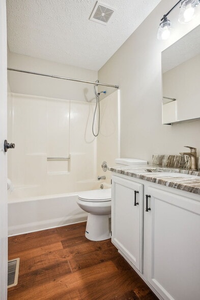 Building Photo - 700 Alta View Ct