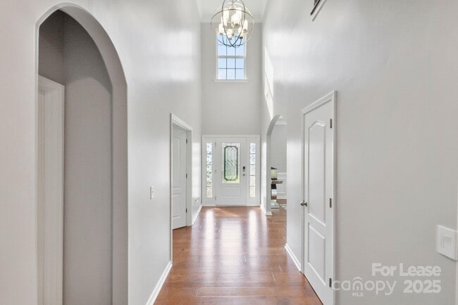 Building Photo - 188 Sweet Briar Dr