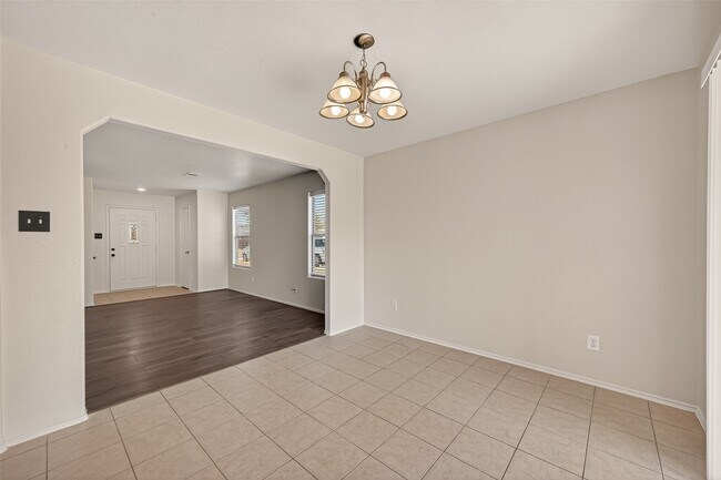 Building Photo - 1123 Desert Springs Ln