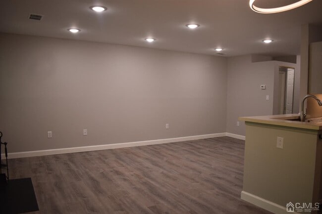 Building Photo - 7222 Elm Ct