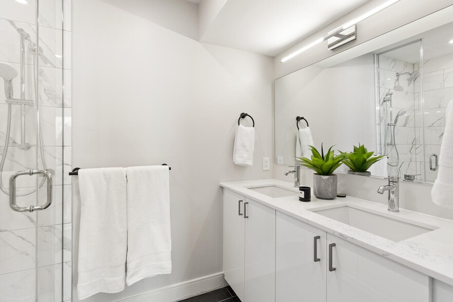 Building Photo - 390 Cambridge St