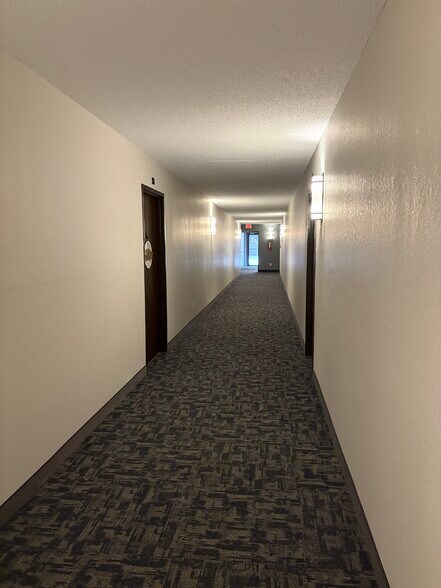 Building Photo - 907 Coulee Rd