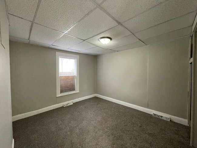 Building Photo - Renovated 3-Bedroom 1-Bathroom Home