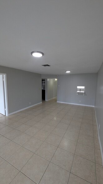 Living/Dining - 3777 NW 78th Ave