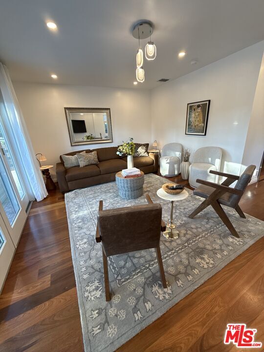 Building Photo - 2152 Parnell Ave