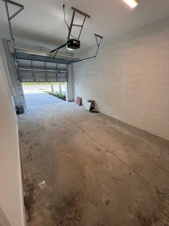 Building Photo - 5355 Flannigan Wy