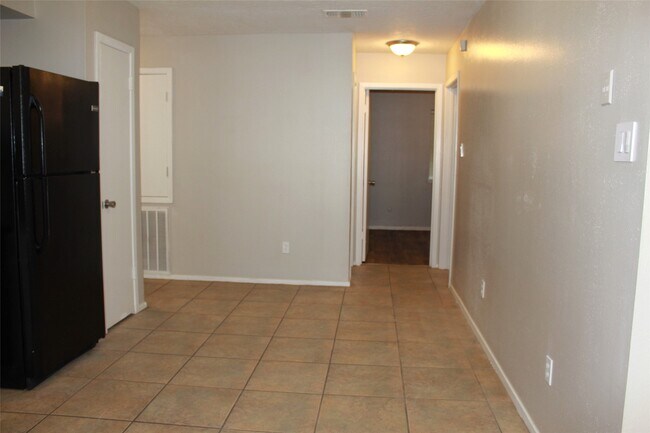 Building Photo - 4406 Lost Lake Ln