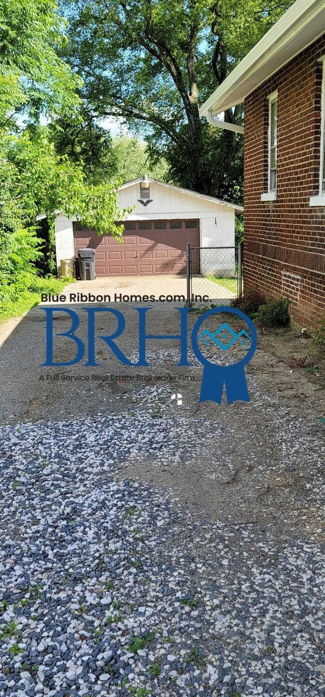 Building Photo - 4118 Holston Dr