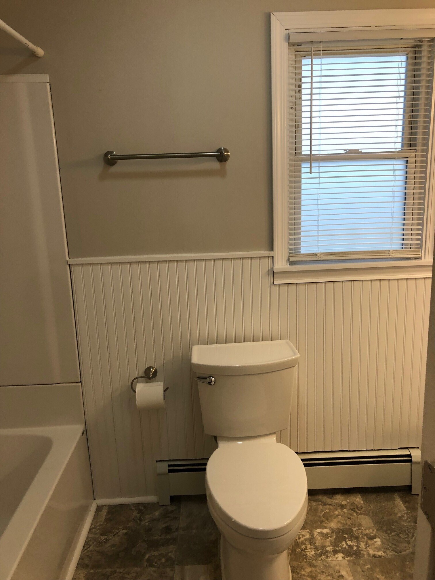 Bathroom - 916 Lennox St