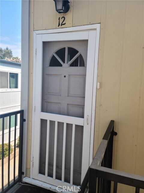 Building Photo - 470 S Los Robles Ave