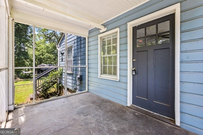 Building Photo - 4150 Hanes Dr