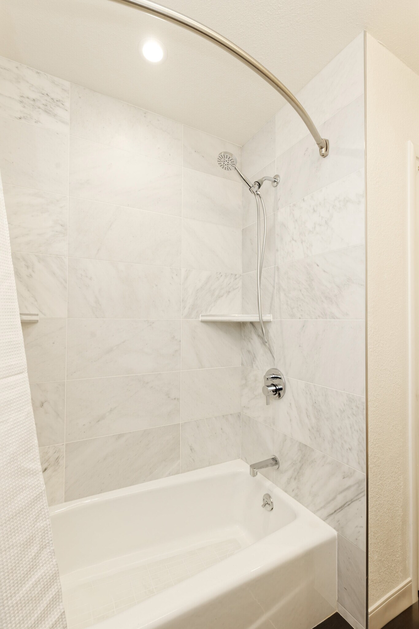 Building Photo - 6152 Overdale Ave