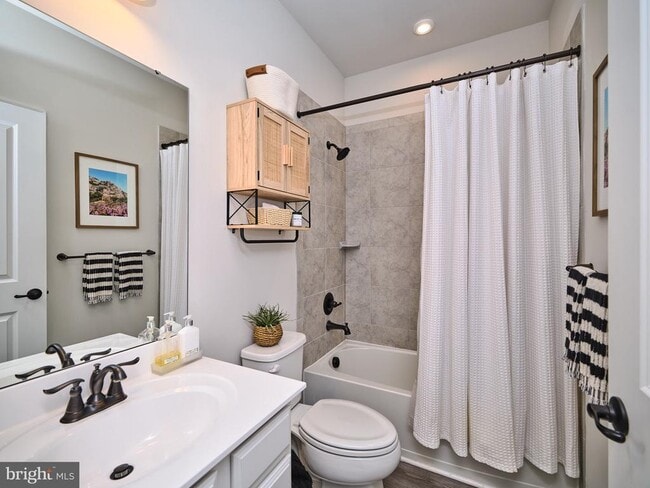 Building Photo - 39 Ortiz Dr