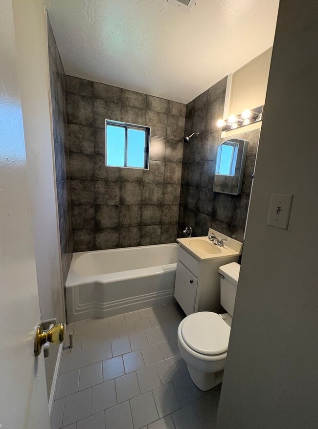 Building Photo - 3 Bedroom 1 Bath Home in Millington