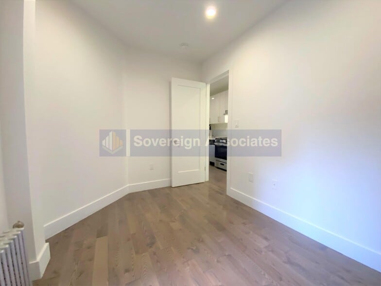 Building Photo - 2 St Nicholas Terrace