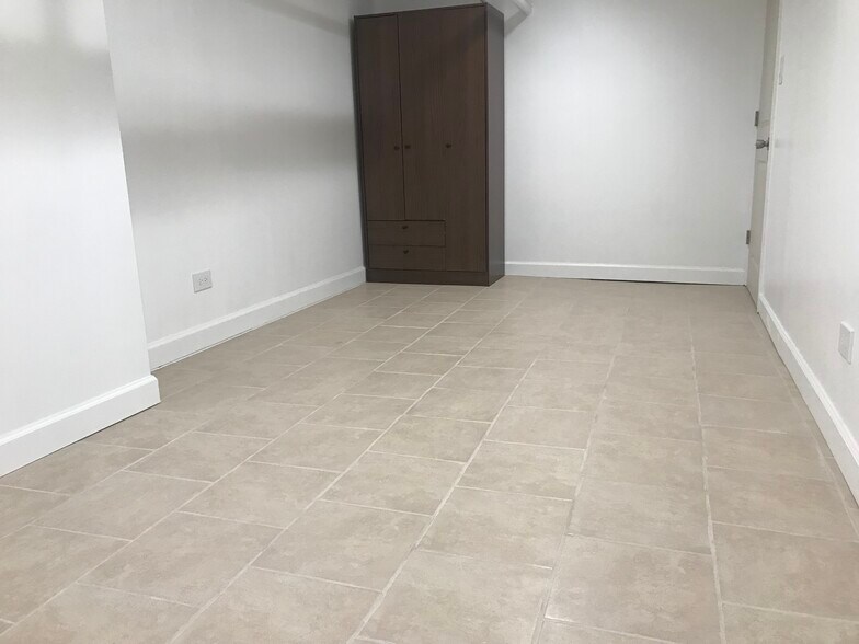 Building Photo - 6644 N Campbell Ave