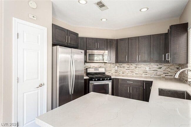 Building Photo - 5856 Golden Wing St