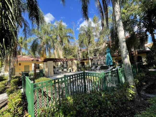 Building Photo - 6584 W Sample Rd