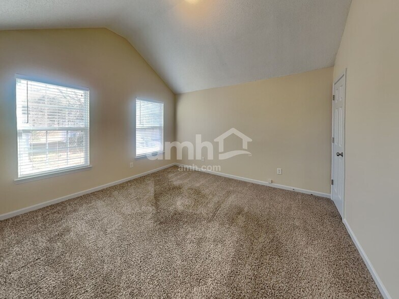 Building Photo - 4298 Persian Ct