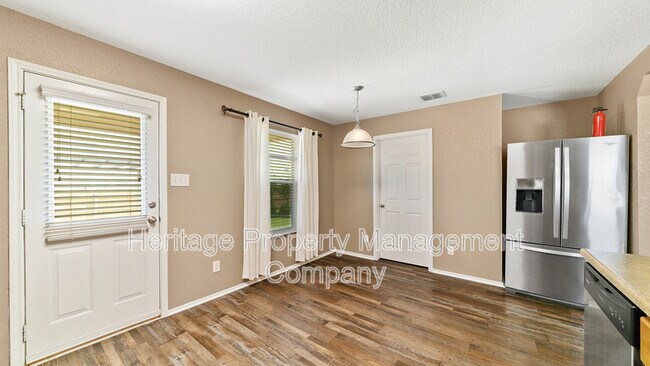 Building Photo - 233 Willow Crest