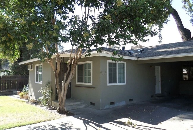Primary Photo - Oak Park Duplex