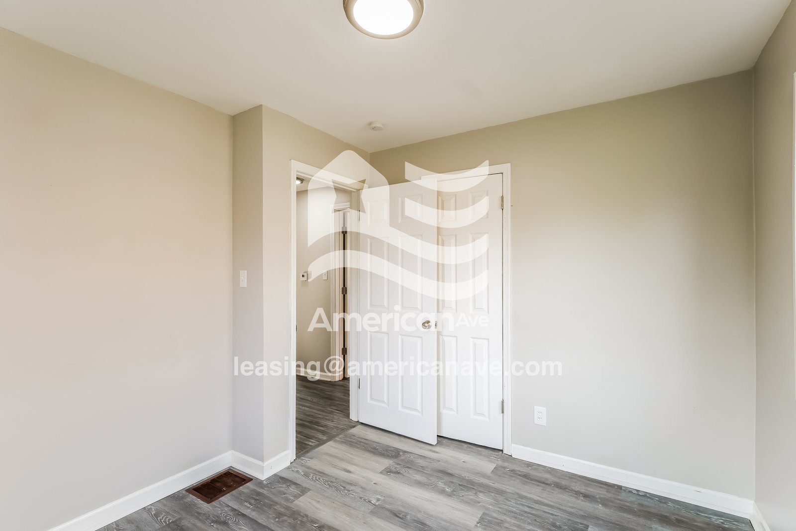 Building Photo - 8250 Royal Heights Dr