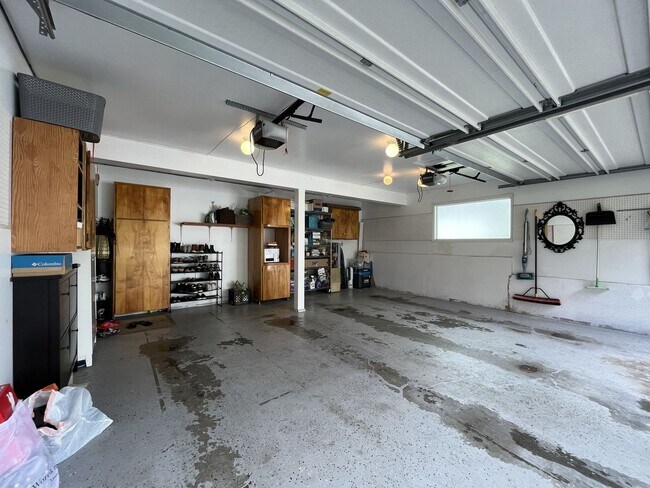 Building Photo - Comfortable Living in Bethany with Two Separate Units, Expansive 0.45-Acre Lot & Versatile Detach...