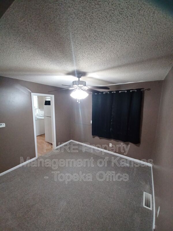 Building Photo - 4227 SW Drury Ln