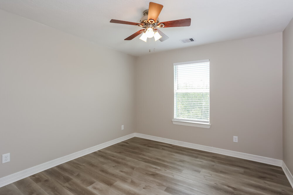 Building Photo - 8402 Oak Knot Dr