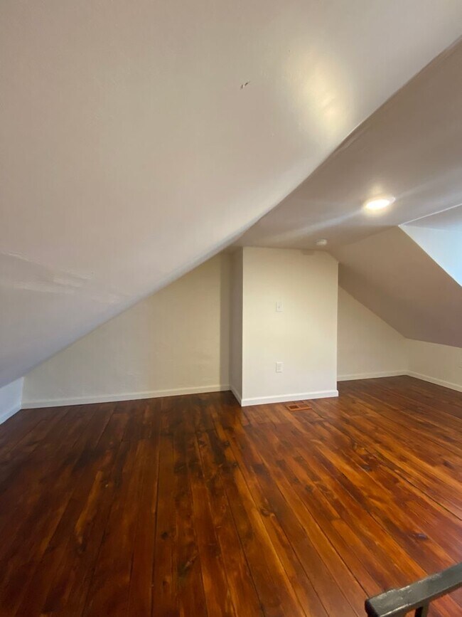 Building Photo - Beautiful 3-Bedroom Home!