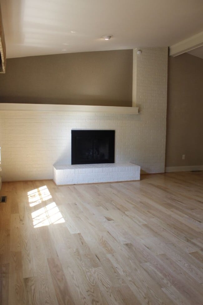Building Photo - Gorgeous 2 Story Home in Columbine West!