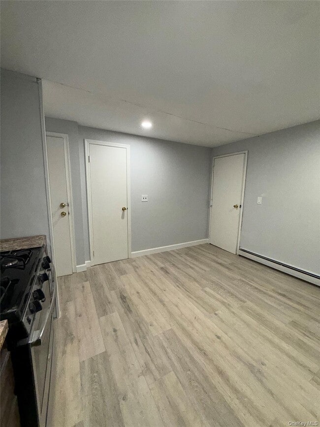 Building Photo - 227 N Walnut St