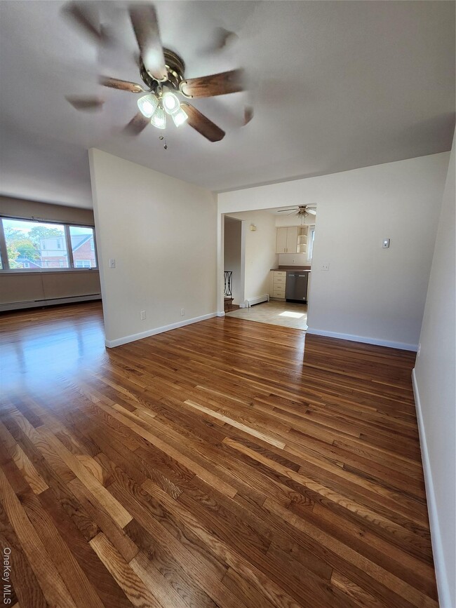 Building Photo - 33 Graywood Rd