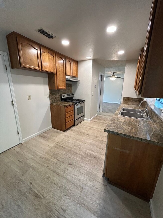 Building Photo - REDUCED!!!