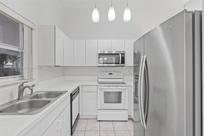 Building Photo - 14202 SW 151st Ct