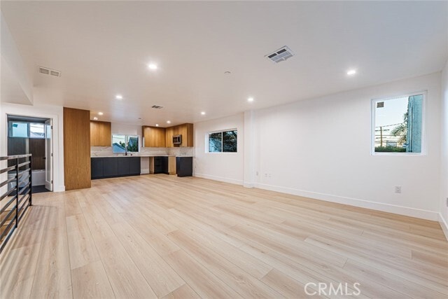 Building Photo - 1658 S Hayworth Ave