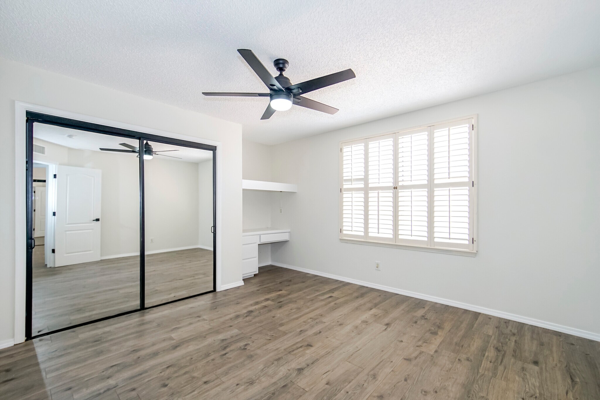 Building Photo - 6529 Jim de Groat Dr