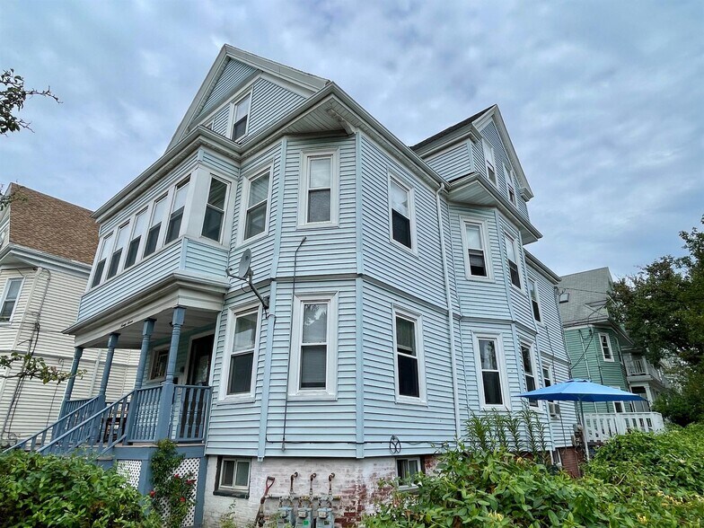Primary Photo - 97 Morrison Ave