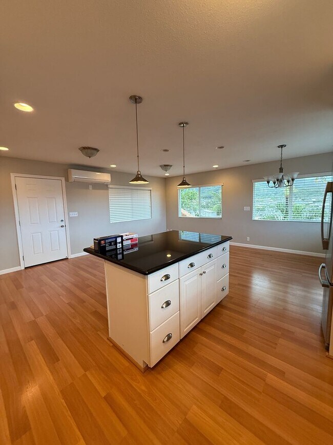 Building Photo - Beautiful Kaneohe home for rent 3/2/1