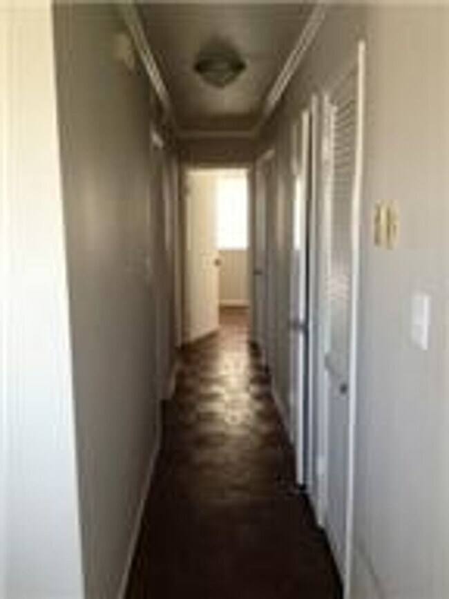 Building Photo - Great 3 bedroom, 1 bath home