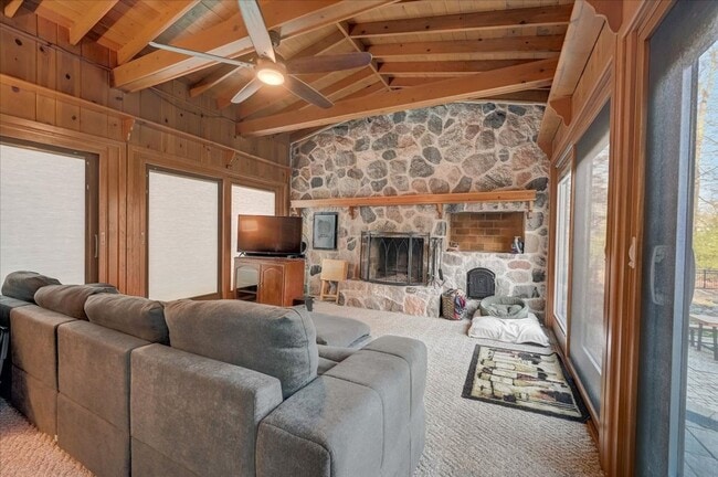 Building Photo - Spacious Elm Grove 3BR/2BA Ranch Single Fa...