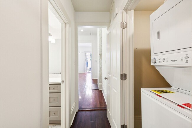 Building Photo - 2120 S Liberty St