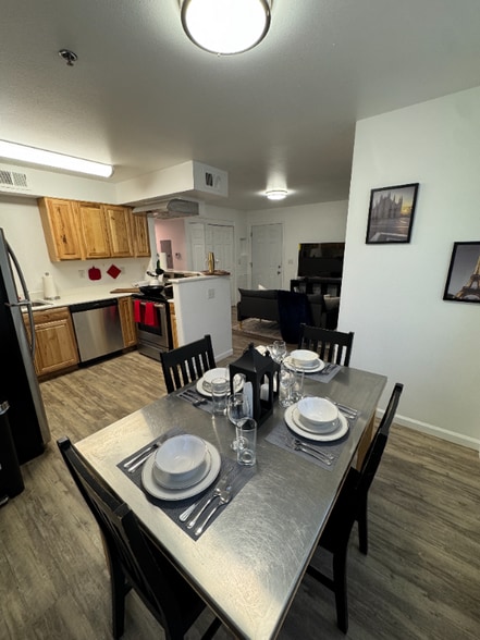 Building Photo - 10 Gentry Wy