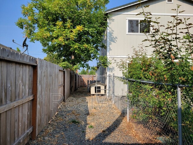 Building Photo - 1527 Hamilton Ln