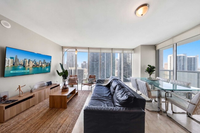 Building Photo - 485 Brickell Ave