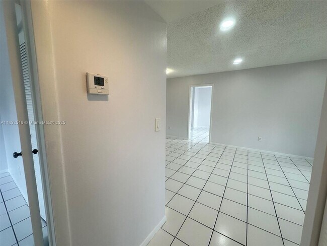 Building Photo - 9808 Hammocks Blvd