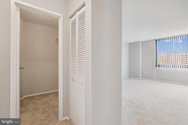 Building Photo - 5500 Holmes Run Pkwy