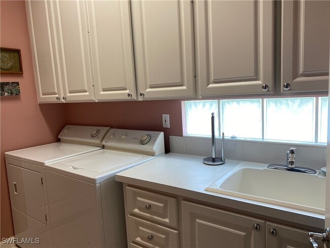 Building Photo - 3941 Isla Ciudad Ct