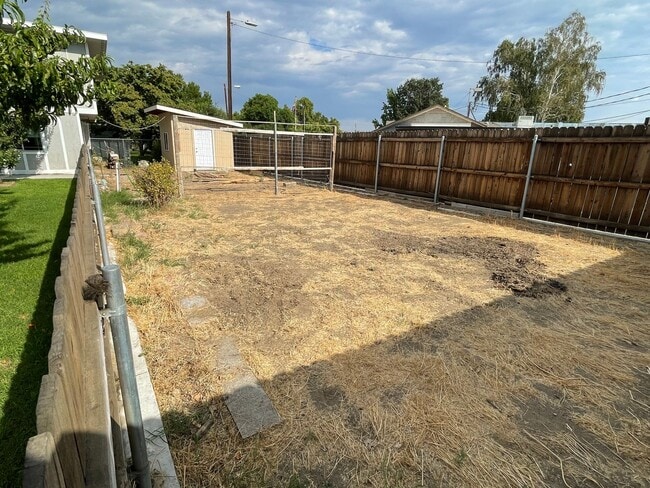 Building Photo - Richland House For Lease